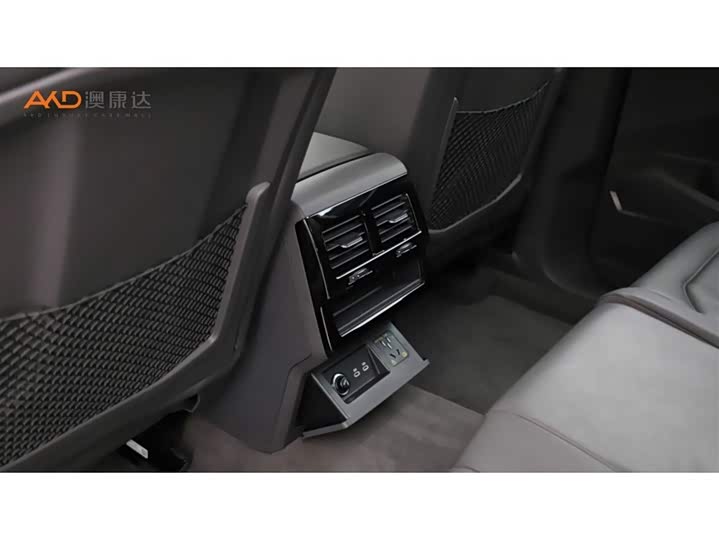 Фото 9 - Volkswagen Touareg