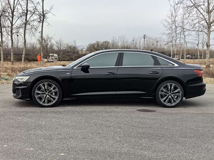 Фото 3 - Audi A6L