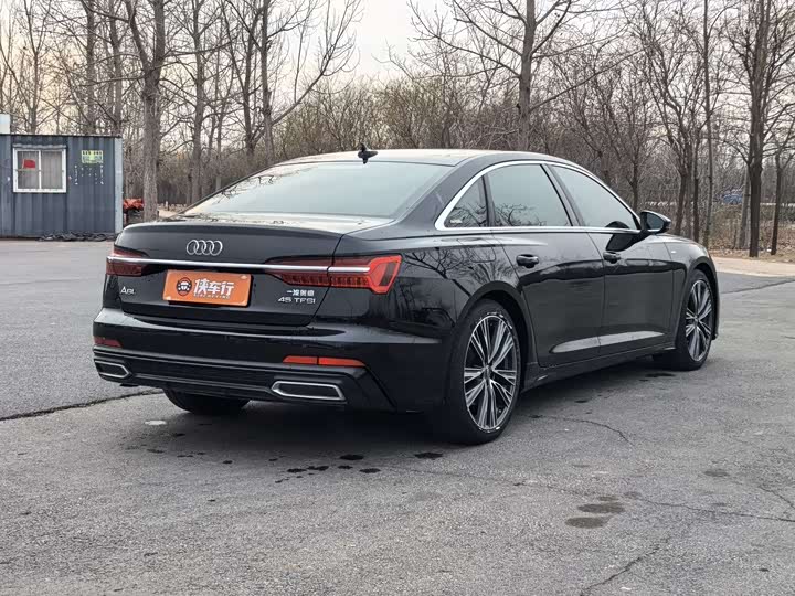 Фото 4 - Audi A6L