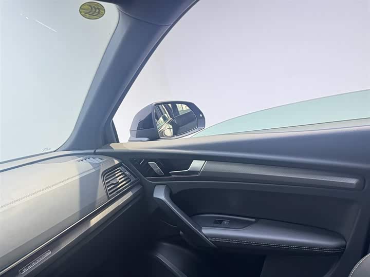 Фото 9 - Audi Q5L