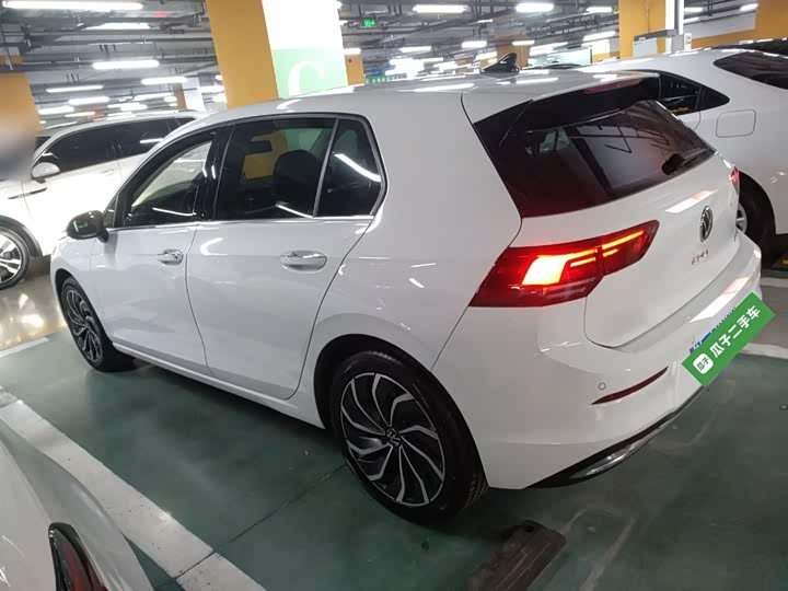 Фото 5 - Volkswagen Golf