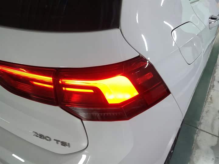 Фото 8 - Volkswagen Golf