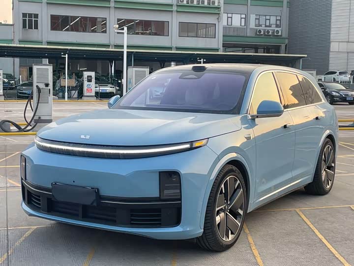 Фото 1 - LiXiang L7