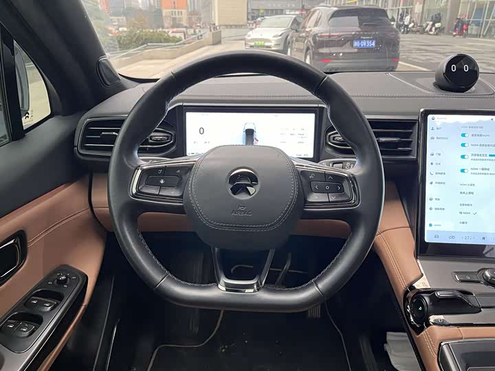 Фото 7 - Nio ES6