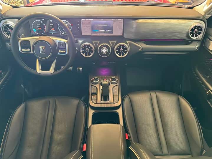 Фото 7 - Tank 300