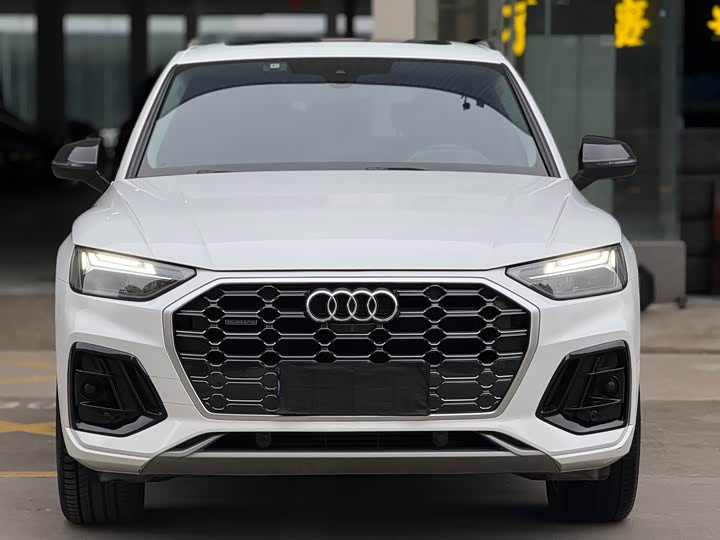 Фото 2 - Audi Q5L