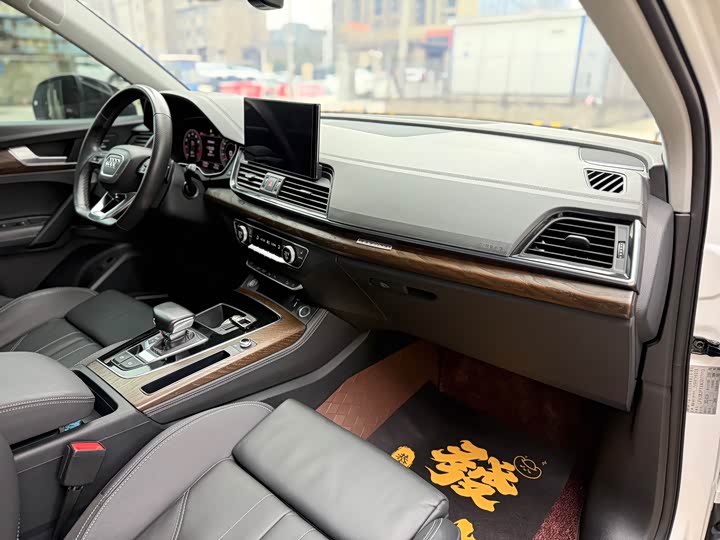 Фото 4 - Audi Q5L