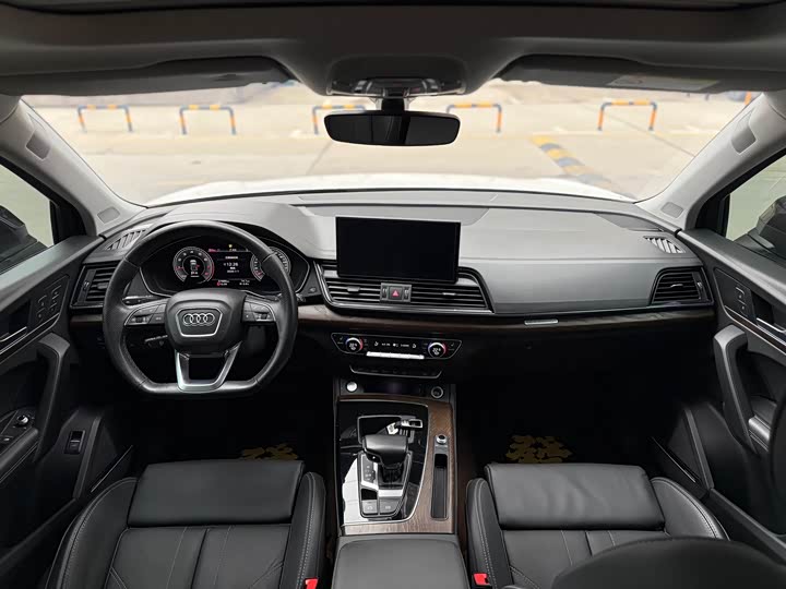 Фото 7 - Audi Q5L