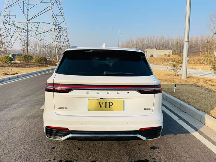 Фото 8 - Geely Monjaro