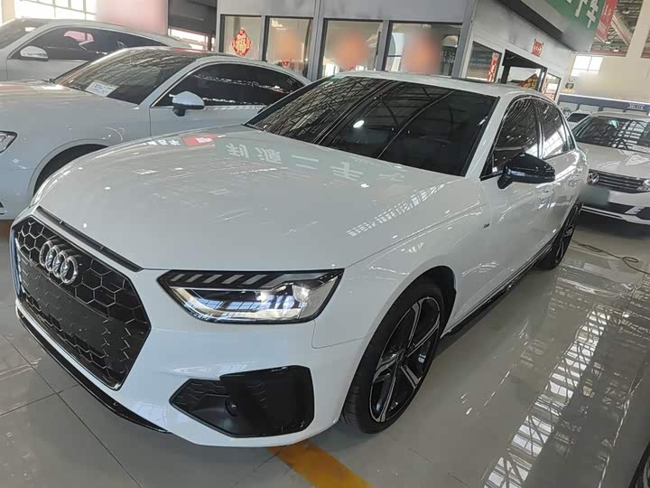 Фото 1 - Audi A4L