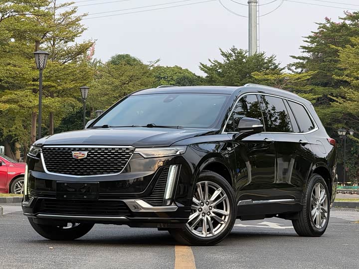 Фото 1 - Cadillac XT6