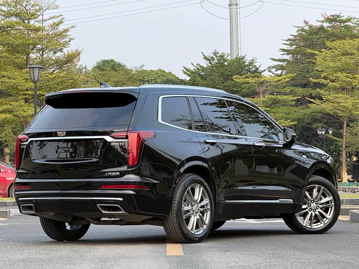 Фото 4 - Cadillac XT6