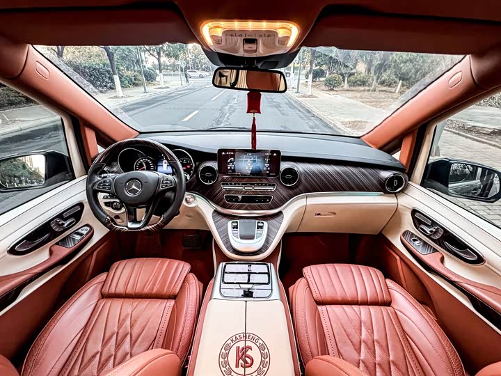 Фото 6 - Mercedes-Benz V-Class