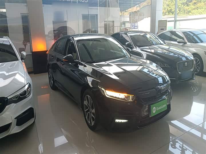 Фото 4 - Honda Inspire