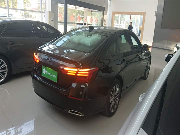 Фото 7 - Honda Inspire