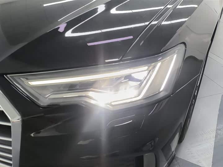 Фото 5 - Audi A6L