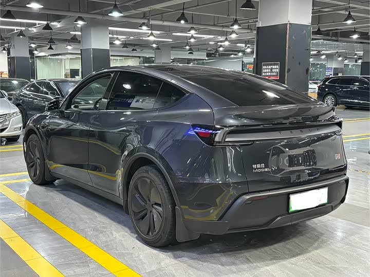 Фото 6 - Tesla Model Y