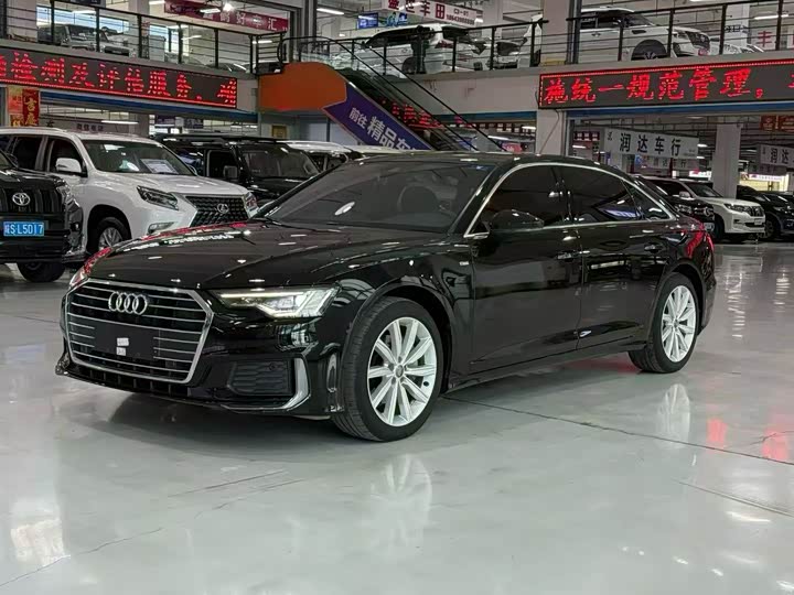 Фото 1 - Audi A6L