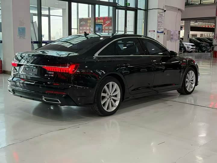 Фото 7 - Audi A6L