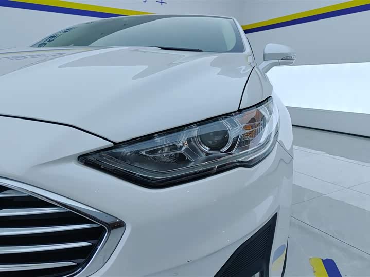 Фото 5 - Ford Mondeo