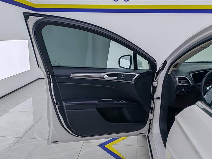 Фото 7 - Ford Mondeo