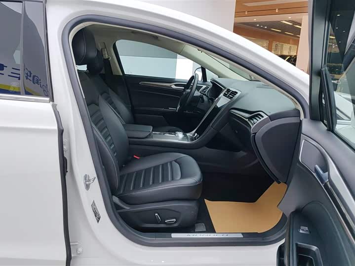 Фото 8 - Ford Mondeo