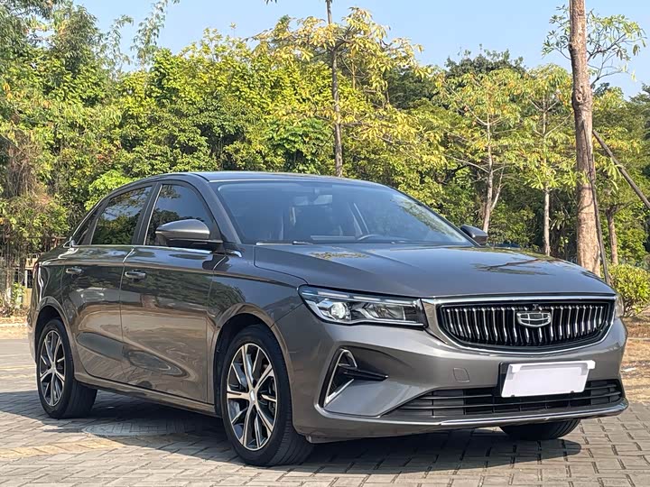 Фото 3 - Geely Emgrand