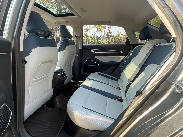 Фото 6 - Geely Emgrand