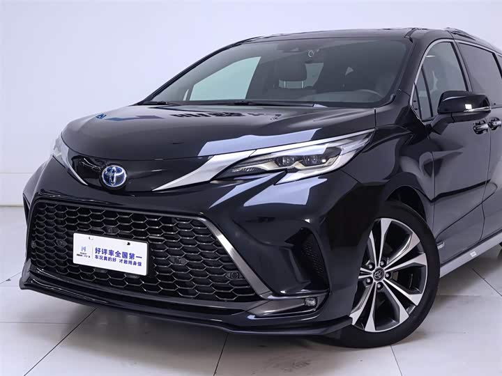 Фото 3 - Toyota Granvia