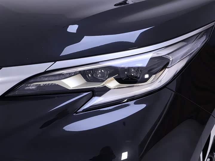 Фото 4 - Toyota Granvia