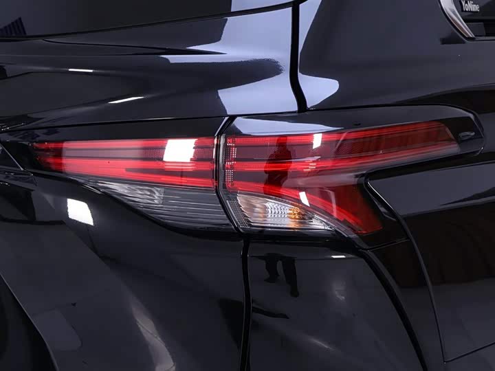 Фото 9 - Toyota Granvia