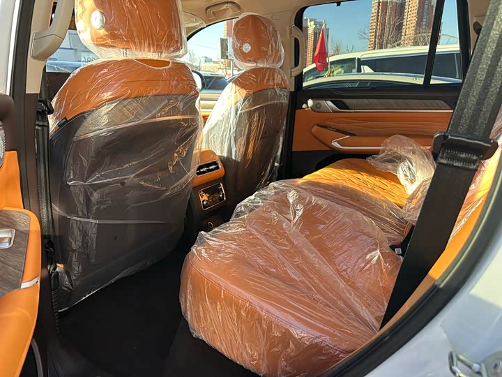 Фото 7 - Tank 500 Hybrid