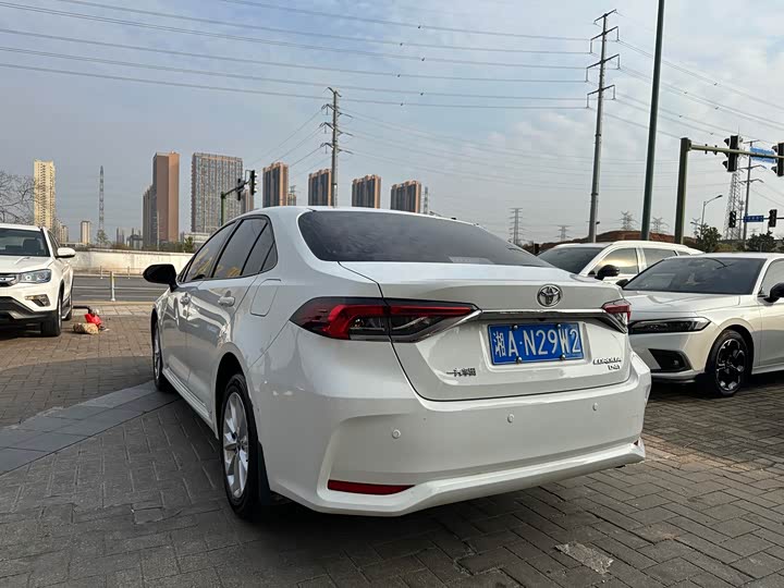 Фото 5 - Toyota Corolla