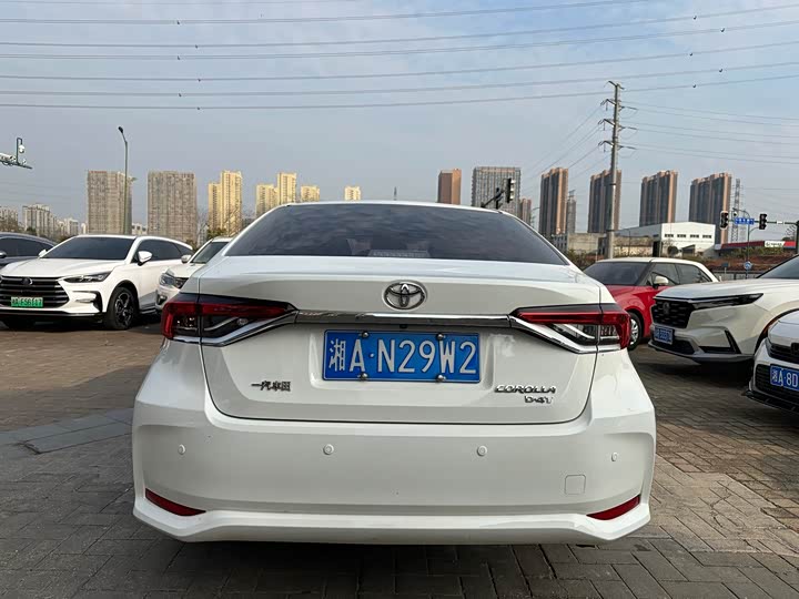 Фото 6 - Toyota Corolla