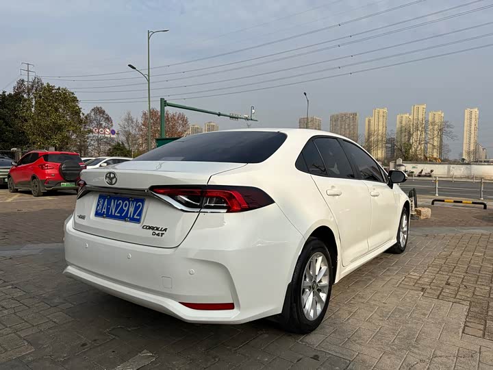 Фото 7 - Toyota Corolla