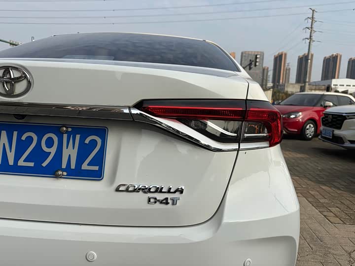 Фото 8 - Toyota Corolla