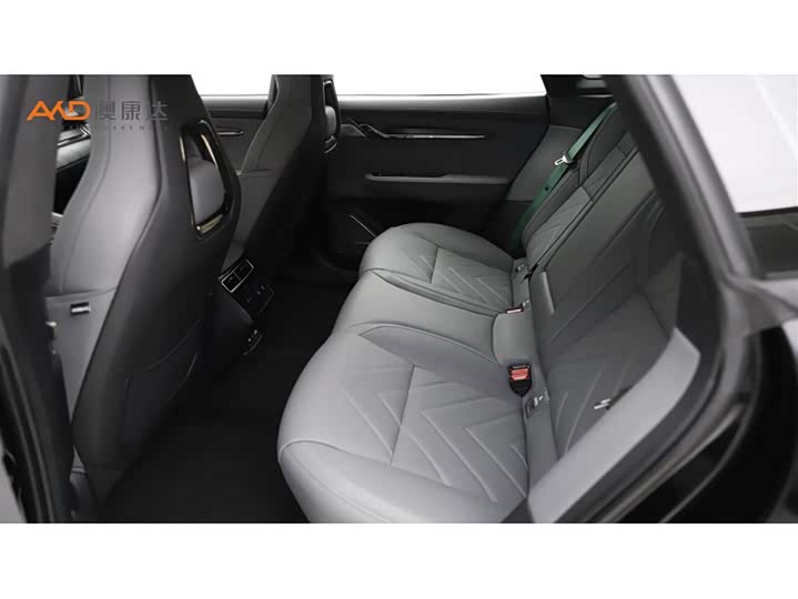 Фото 7 - Zeekr 001