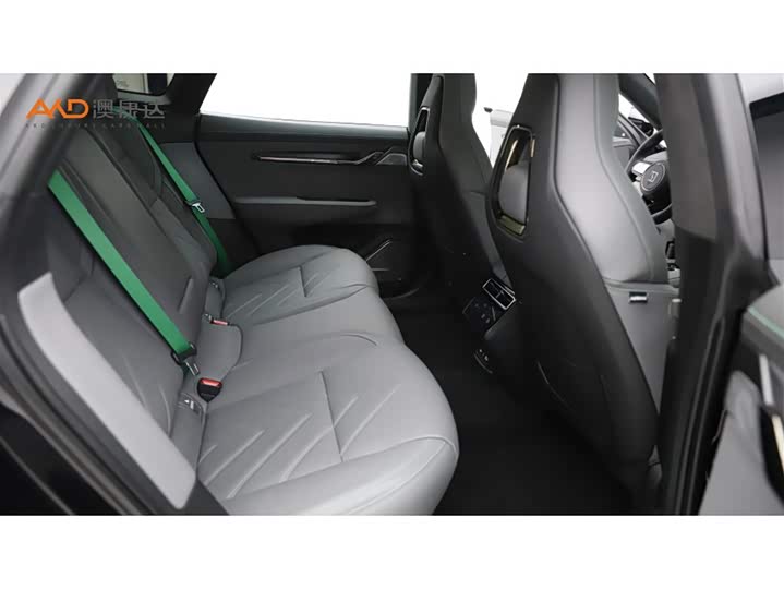 Фото 8 - Zeekr 001