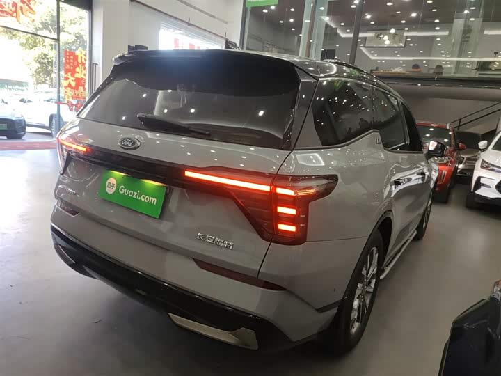 Фото 7 - Ford Edge