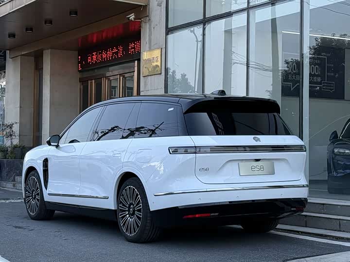Фото 4 - Nio ES8