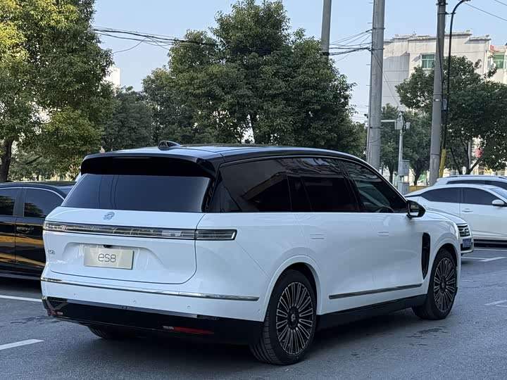 Фото 6 - Nio ES8