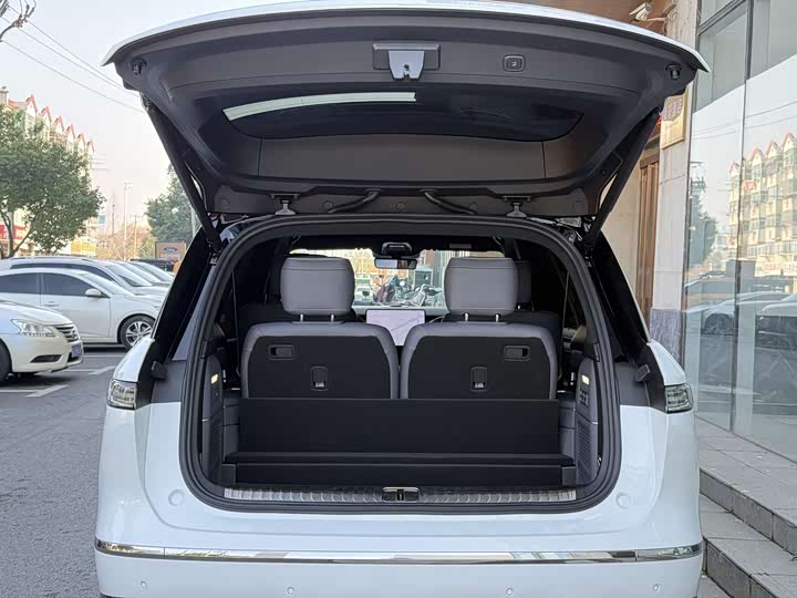 Фото 8 - Nio ES8