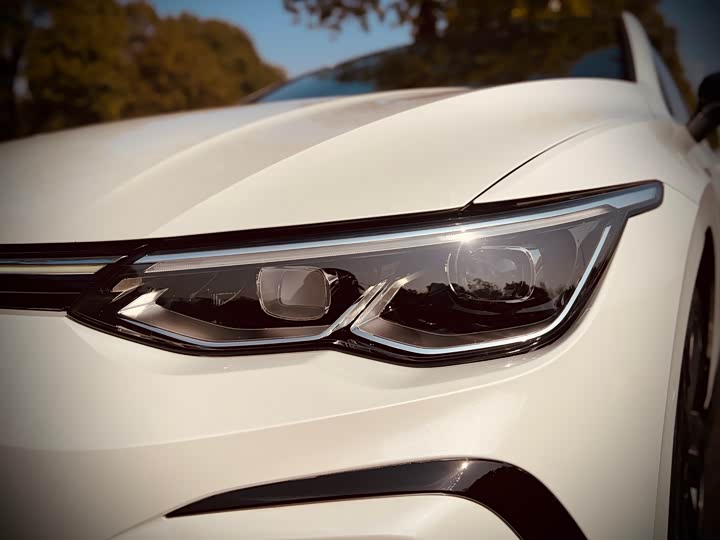 Фото 9 - Volkswagen Golf