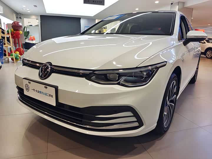 Фото 1 - Volkswagen Golf