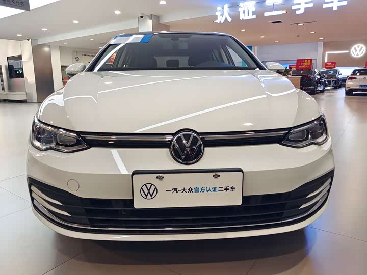 Фото 2 - Volkswagen Golf