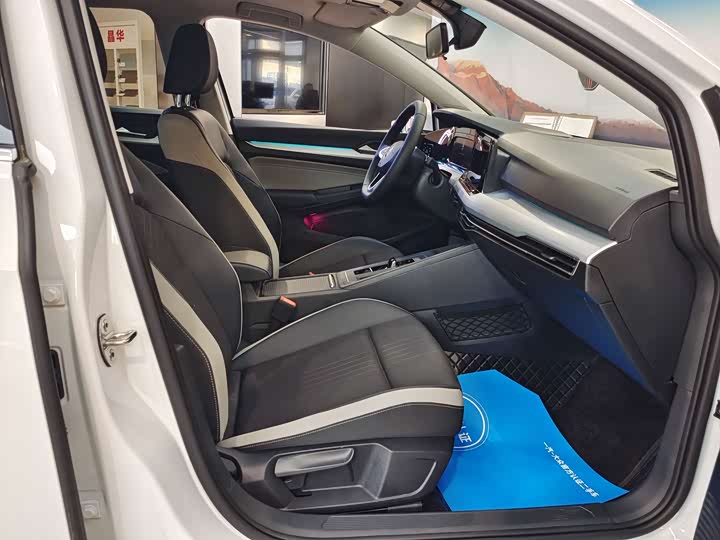 Фото 8 - Volkswagen Golf