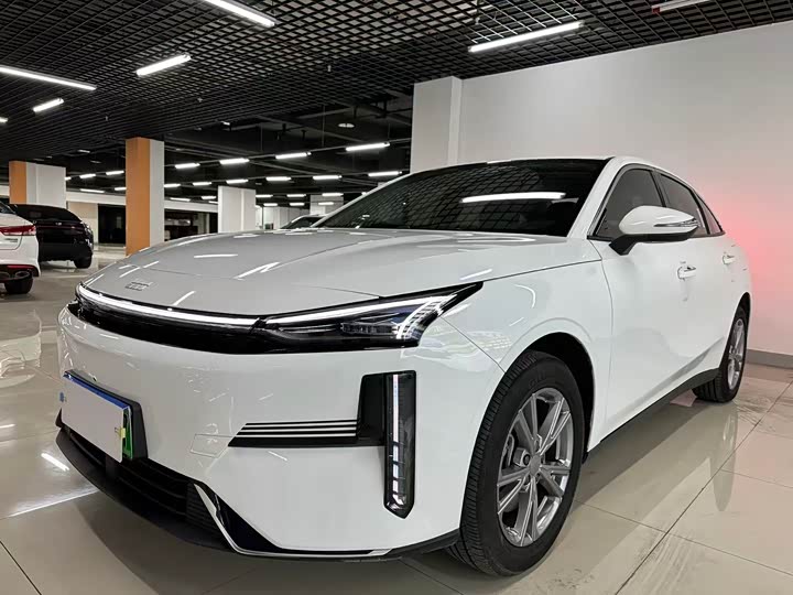 Фото 1 - Geely Galaxy L6