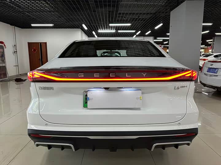 Фото 7 - Geely Galaxy L6