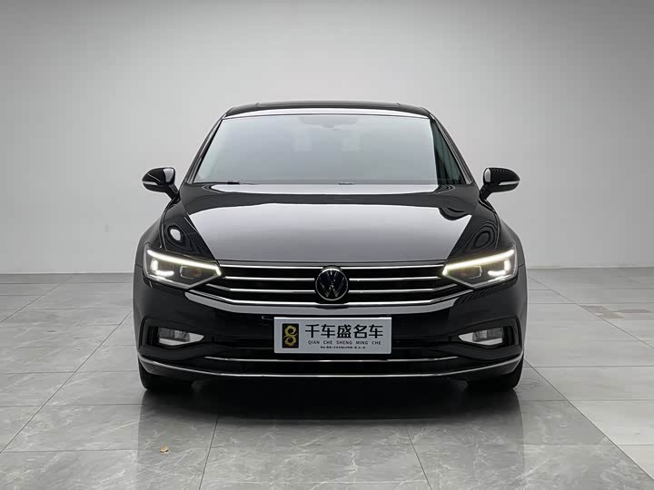 Фото 2 - Volkswagen Magotan