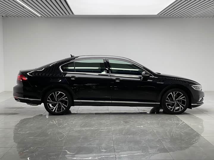 Фото 8 - Volkswagen Magotan